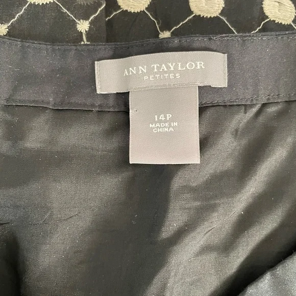 Ann Taylor Black/Cream Geometric A-Line Skirt, Size 14 - Picture 4 of 5